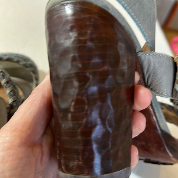 JOHN FLUEVOG Women's Hopscotch Tuggawar Strappy Heeled Sandal Blue Size 7.5 - Picture 8 of 16